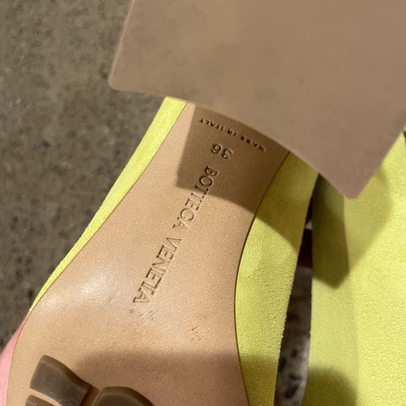 Bottega Veneta Tower Pumps in Green - Picture 2 of 6